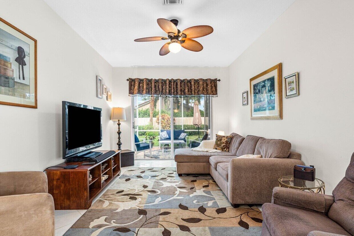 Building Photo - 9756 Arbor View Dr S