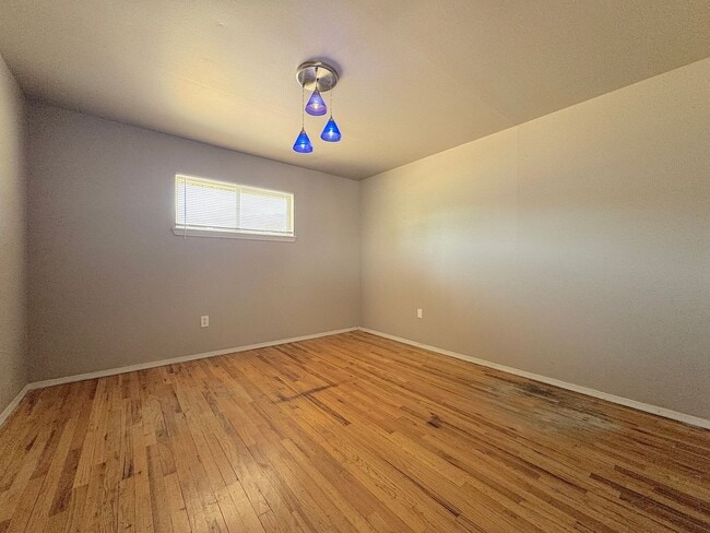 Building Photo - Northeast El Paso 3 bed/2bath in Mountain ...