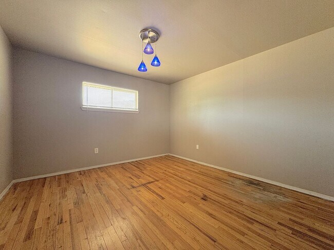 Building Photo - Northeast El Paso 3 bed/2bath in Mountain Park Neighborhood!