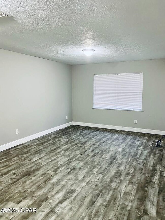 Building Photo - 1925 W 27th St