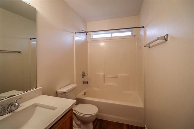 Building Photo - 900 Plumeria Dr
