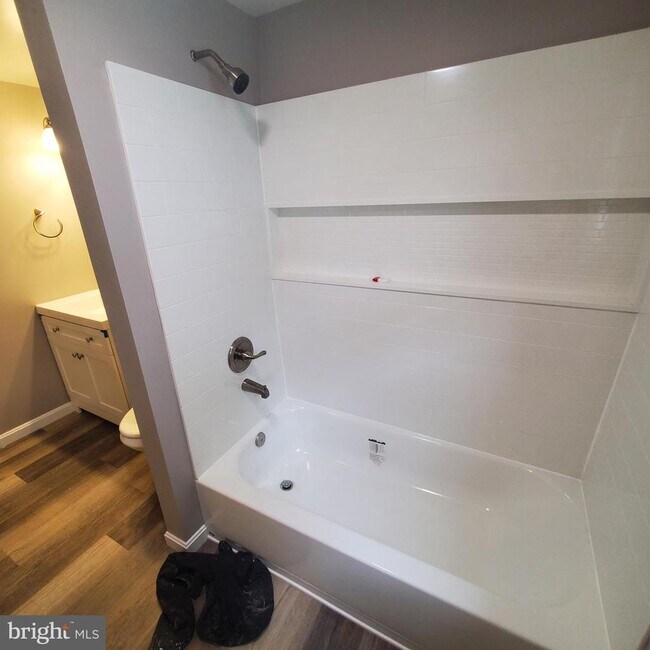 Building Photo - 12512 Stone Bridge Dr