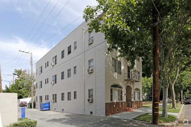 Building Photo - 914 23rd St