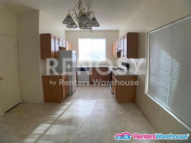 Building Photo - Ideal 3 Br 2 Ba 2 Cg Home Near Loop 303 & Greenway in Surprise!