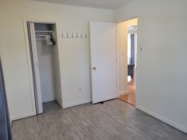 Bedroom 2 View 1 - 5207 N Shore Dr