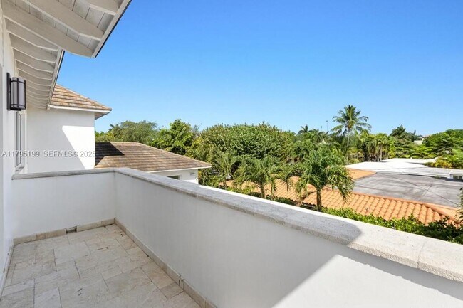 Building Photo - 689 Glenridge Rd