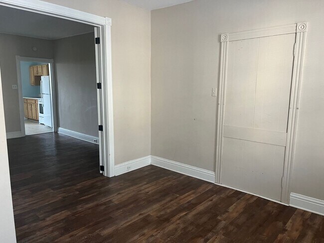 Building Photo - 216 Lehman St