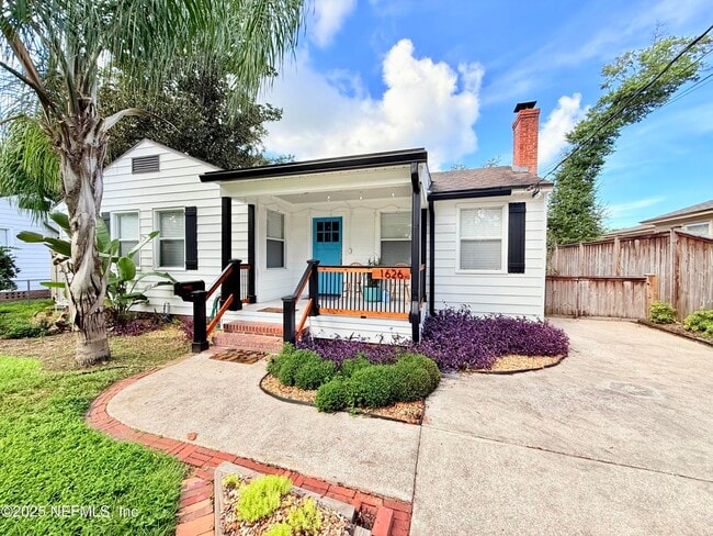 Primary Photo - 1626 Charon Rd