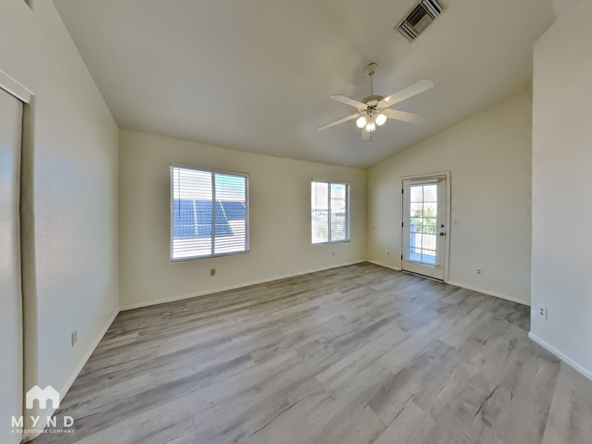 Building Photo - 9056 N Wild Eagle Ave