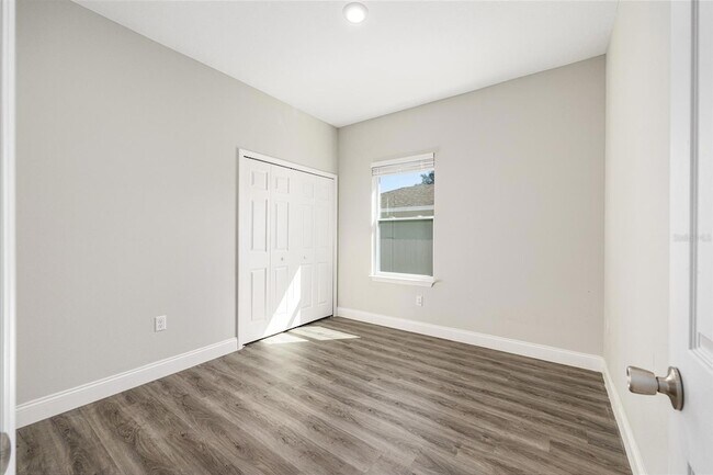 Building Photo - 5998 SW 154th Street Rd