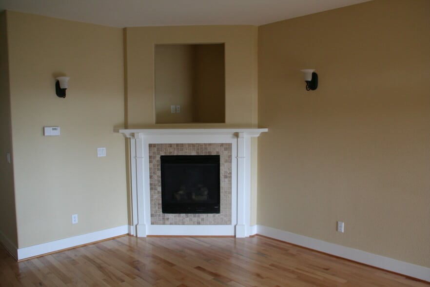 Building Photo - 9398 SW 153rd Ave
