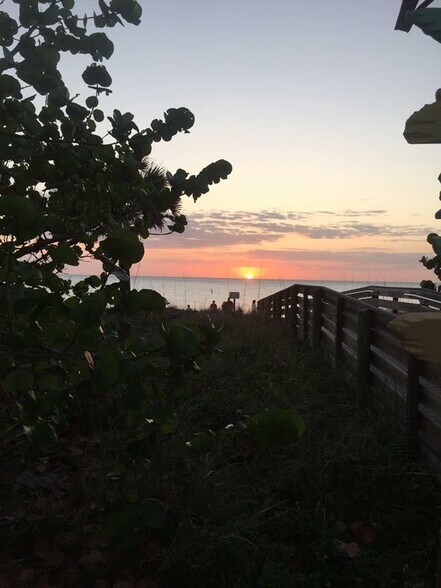 Building Photo - 245 Bel Forest Dr