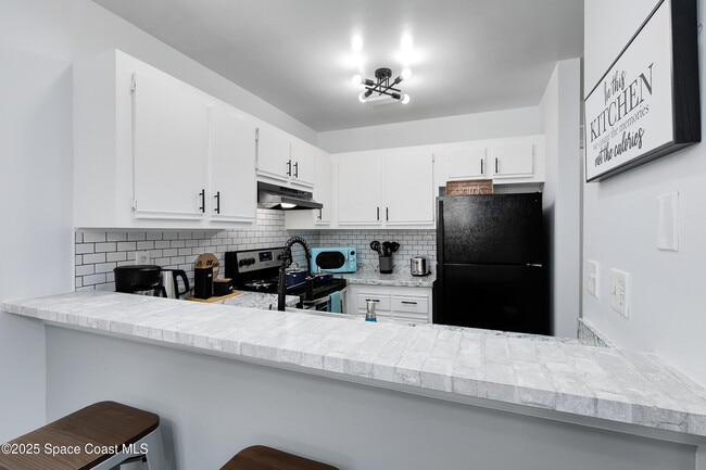 Building Photo - 3165 South St