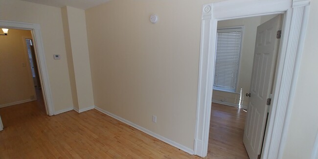 Building Photo - Great 2 bedroom near Hamline University!