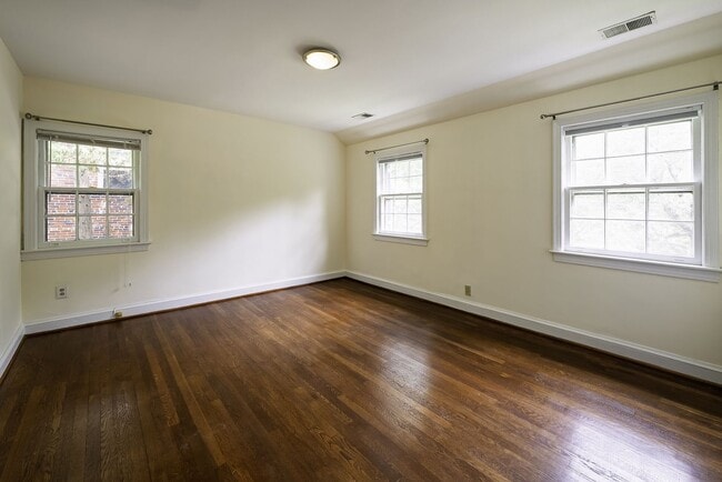 Building Photo - NW DC - Timeless Elegance Meets Modern Comfort in AU Park (with Pool!)