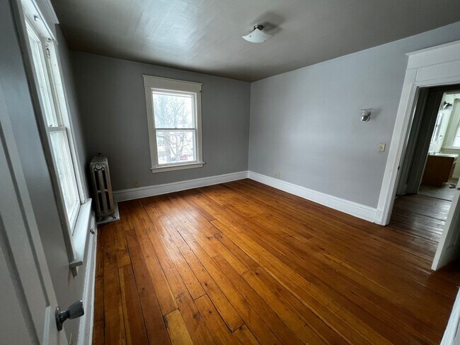 Building Photo - 914 23rd St