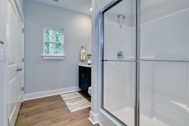 Building Photo - 123 Jesters Ln