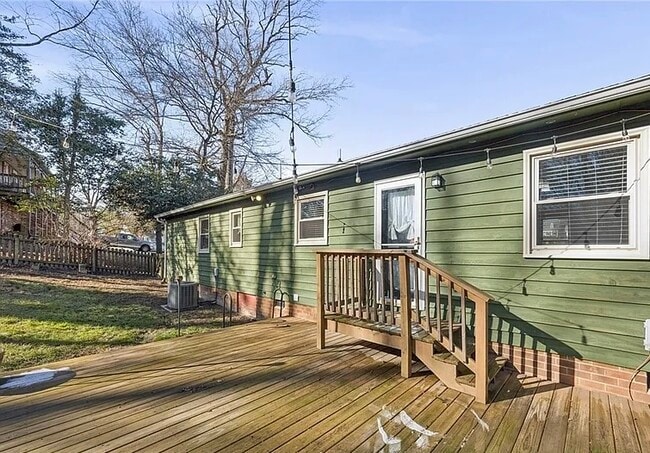 Building Photo - 6295 Banshire Dr