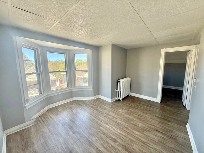 Building Photo - 7 Balsam Ave