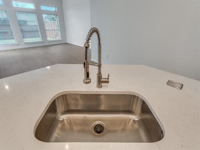 Building Photo - 8017 Ship St