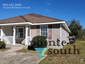 Building Photo - Dashing Duplex near Downtown Pensacola!