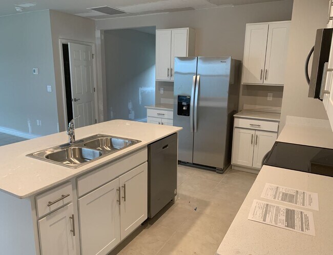 Building Photo - 2864 Coral Cir