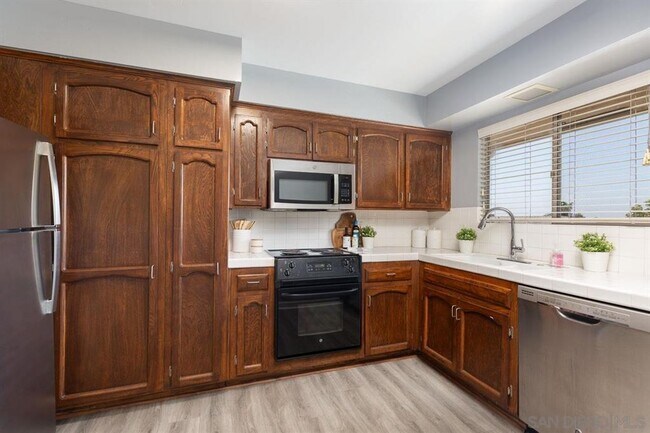 Building Photo - 4800 Williamsburg Ln