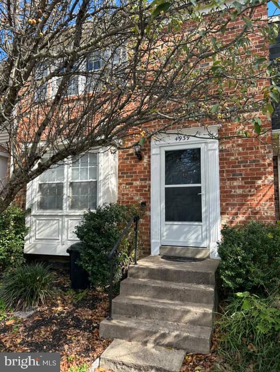 Building Photo - 4939 McFarland Dr