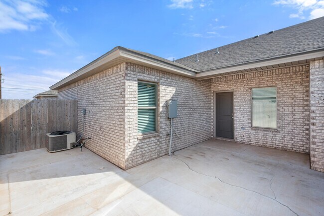 Building Photo - 1122 N 7th St