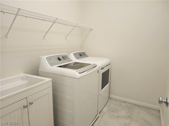 Building Photo - 853 Haven Oaks Pl