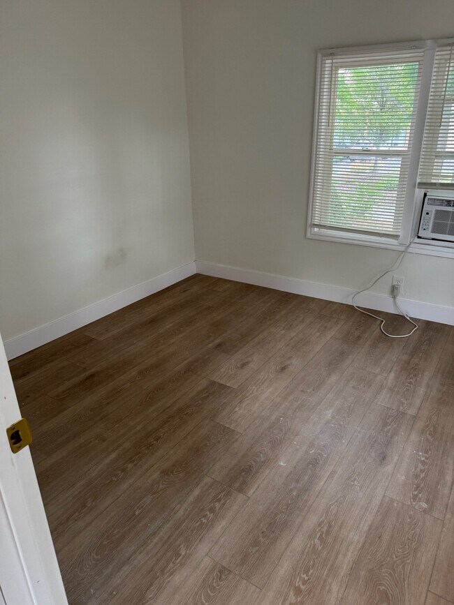 Building Photo - 1216 S 1100 E