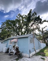 Building Photo - 206 E Hanna Ave