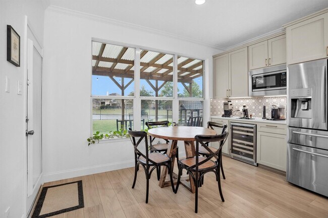 Building Photo - 3006 E Lake Falls Cir