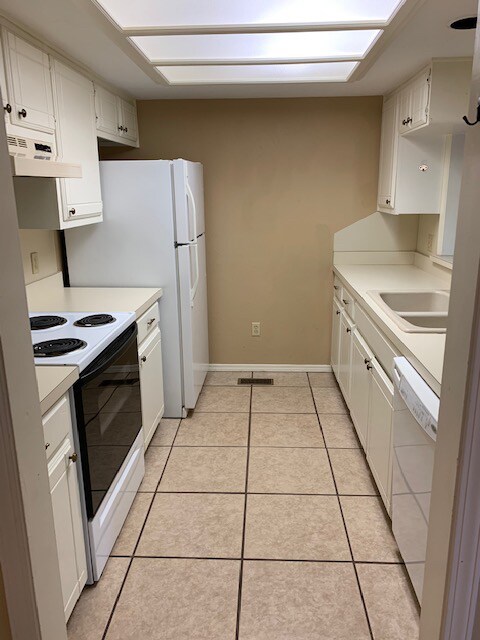 Building Photo - 12349 Cedar Springs Ln