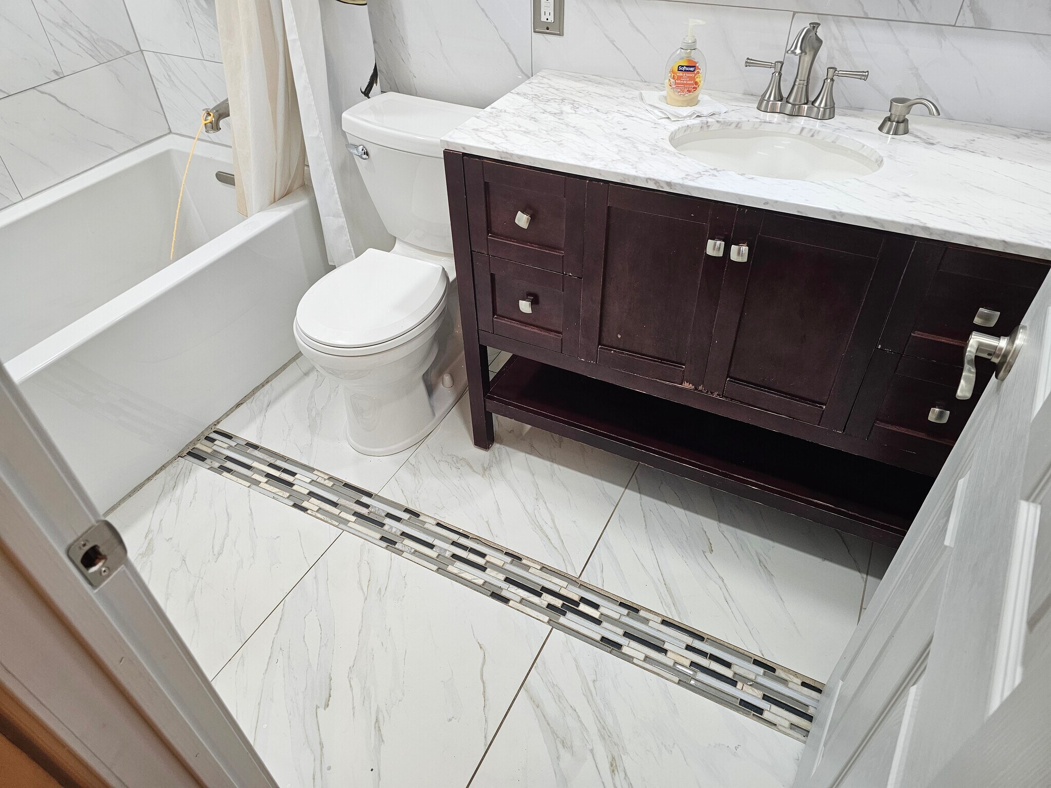 Building Photo - 3636 Reavis Barracks Rd