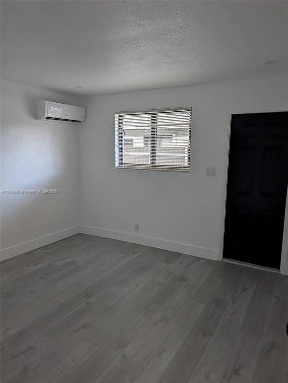 Building Photo - 920 NW 8th Ave