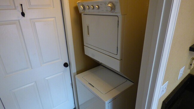 Building Photo - $0 DEPOSIT OPTION. CHARMING 3-BEDROOM HOME IN GREEN VALLEY RANCH WITH SPACIOUS LAYOUT & PRIME LOC...