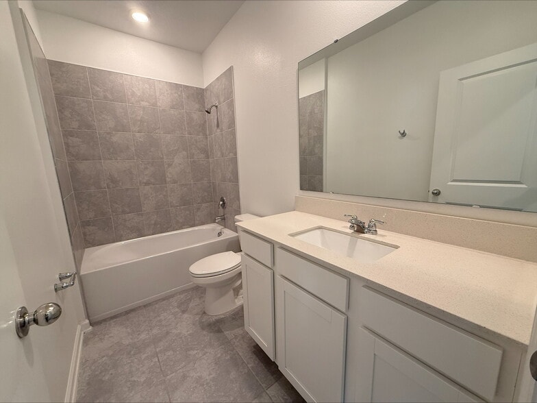 Building Photo - 376 Nine Iron Dr