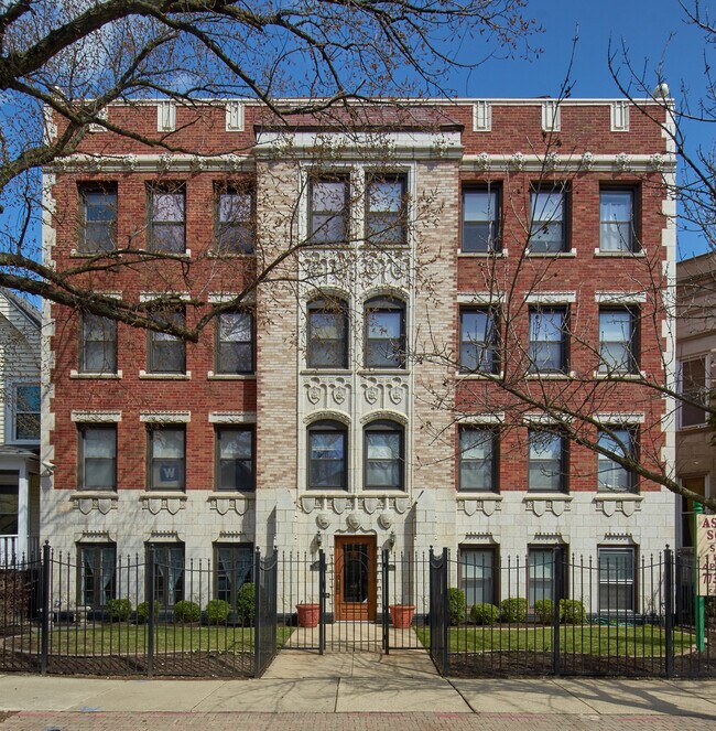 Building Photo - 4531 N Ashland Ave