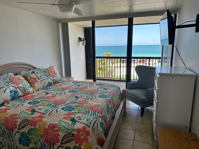 Building Photo - 4141 Ocean Dr