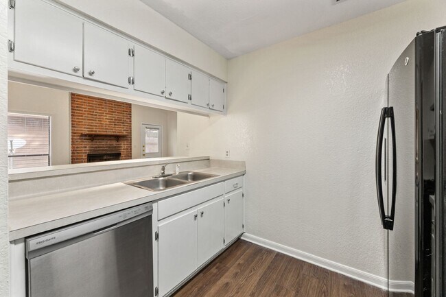 Building Photo - AUS2518 Howellwood