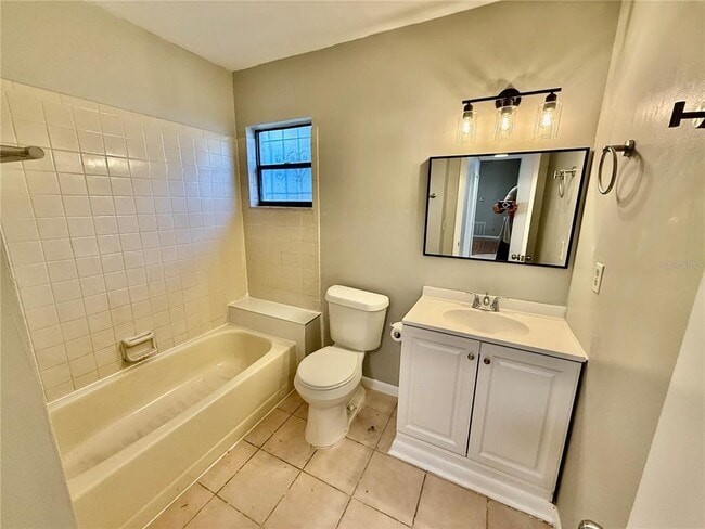 Building Photo - 5490 Britan Dr