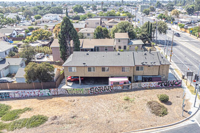 Building Photo - 11688 S Central Ave