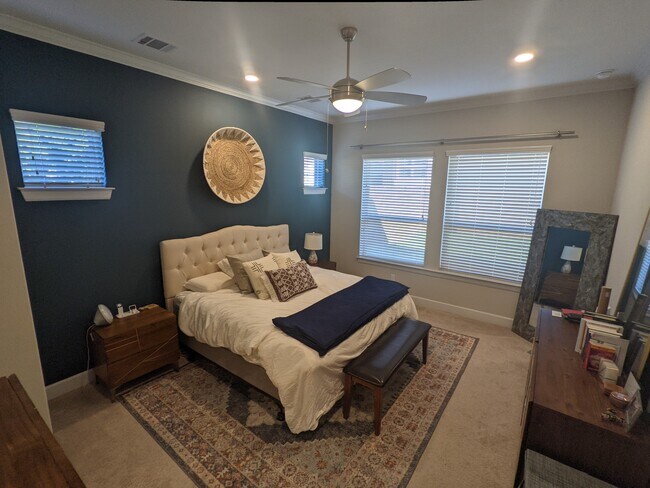 Building Photo - 15008 Cabrillo Way