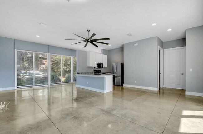 Building Photo - 1821 Buford Ct