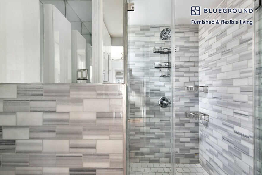 Building Photo - 52 Barrow St