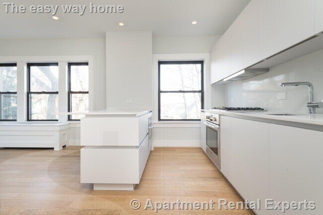 Building Photo - 123 Highland Ave