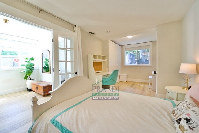 Building Photo - 49 Locust Ave