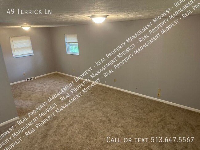 Building Photo - 49 Terrick Ln