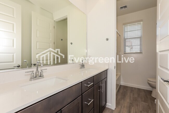 Building Photo - 10131 E Ulysses Ave